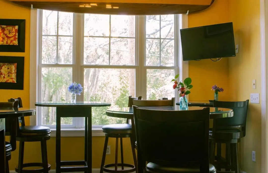 Water'S Edge Inn - Adults Only-1